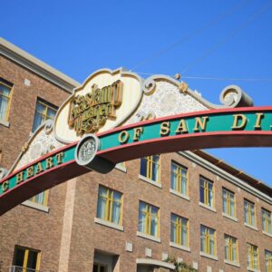 1.GASLAMO QUARTER