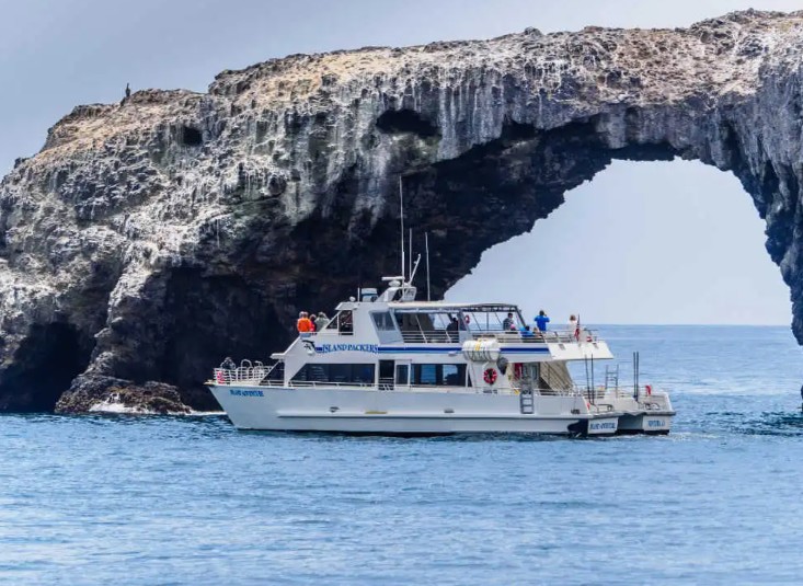 2.CRUISE ARCH ROCK - CHANNEL ISLANDS